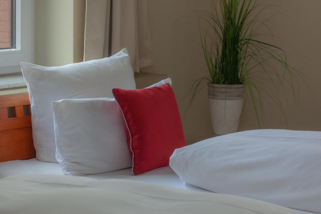 Hotel Omega Moers Buitenkant foto