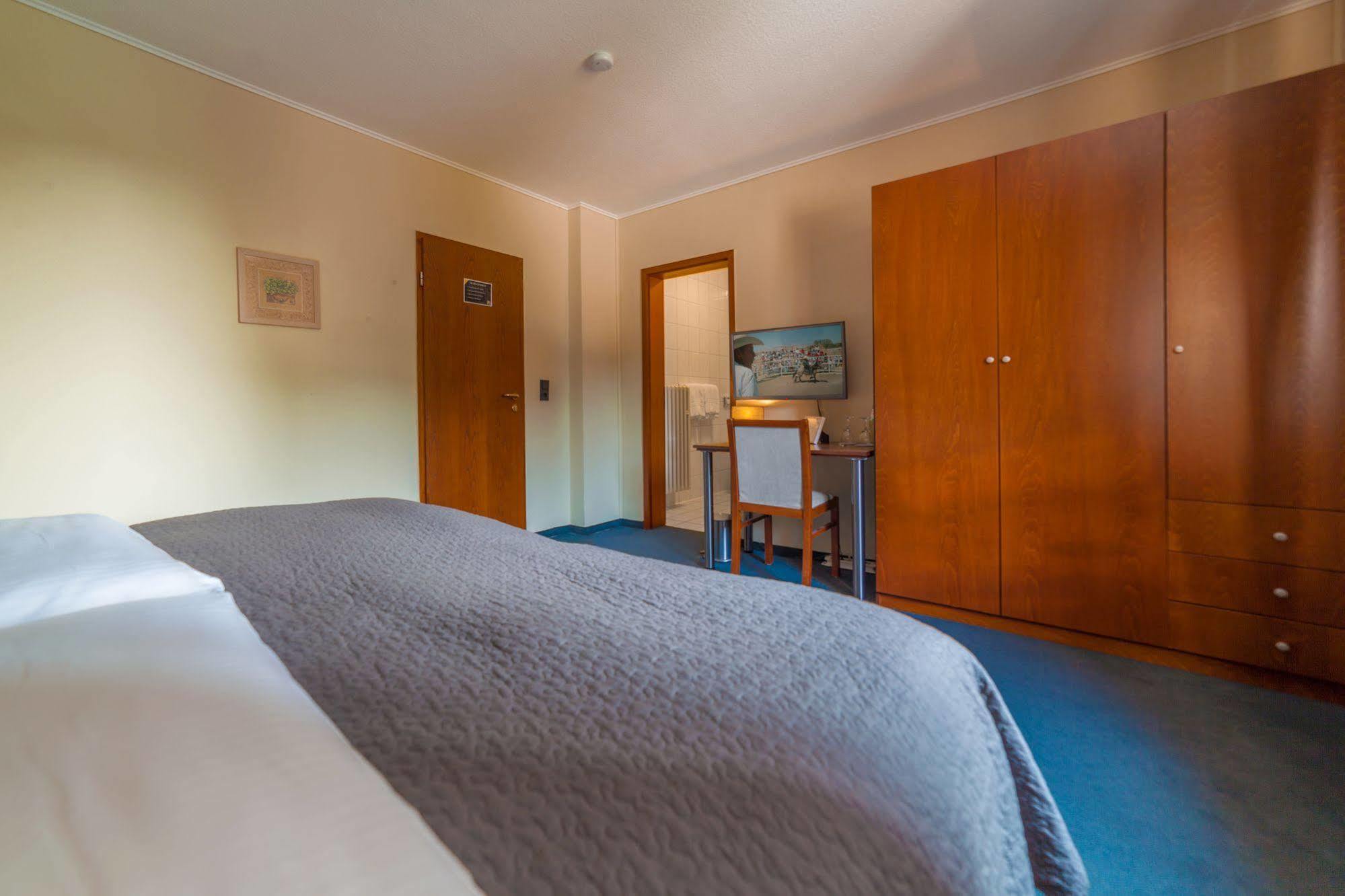 Hotel Omega Moers Buitenkant foto